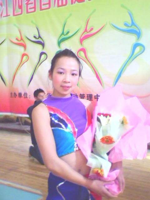 周婷